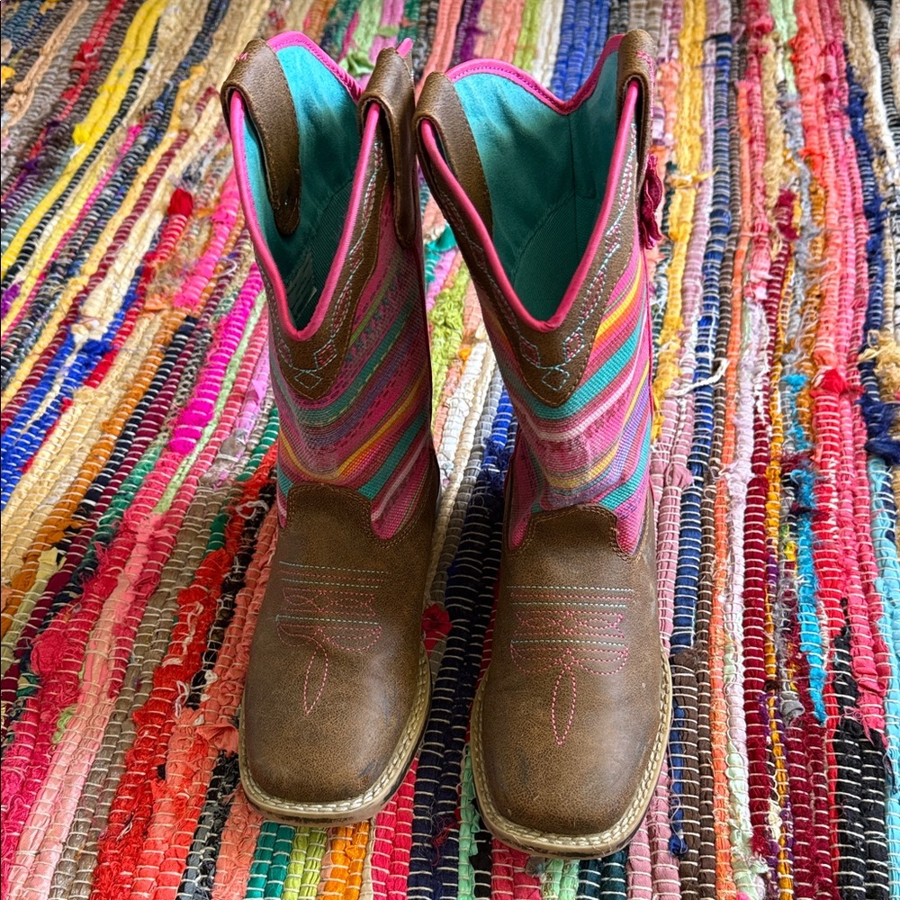 Twister Girl's Camilla Pink Serape Square Toe Boot Size 1